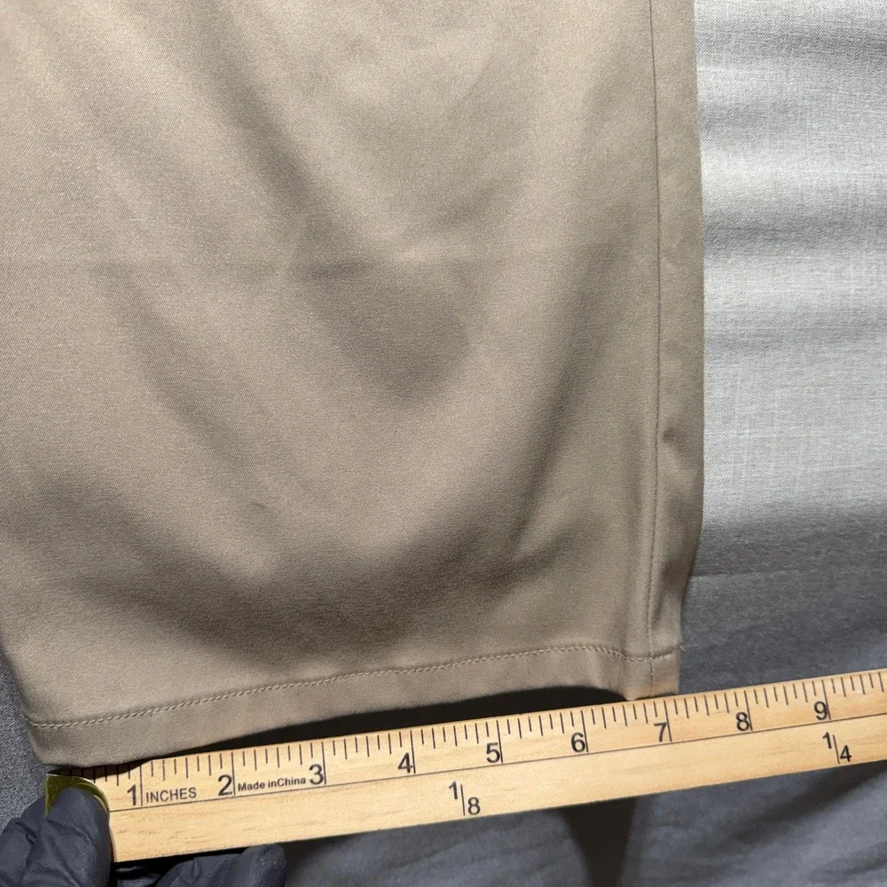 TravisMathew Pants Men 42x32 Khaki Straight Open to Air Golf Performance Chinos